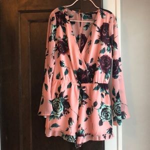 Sleeved V-neck Floral Romper